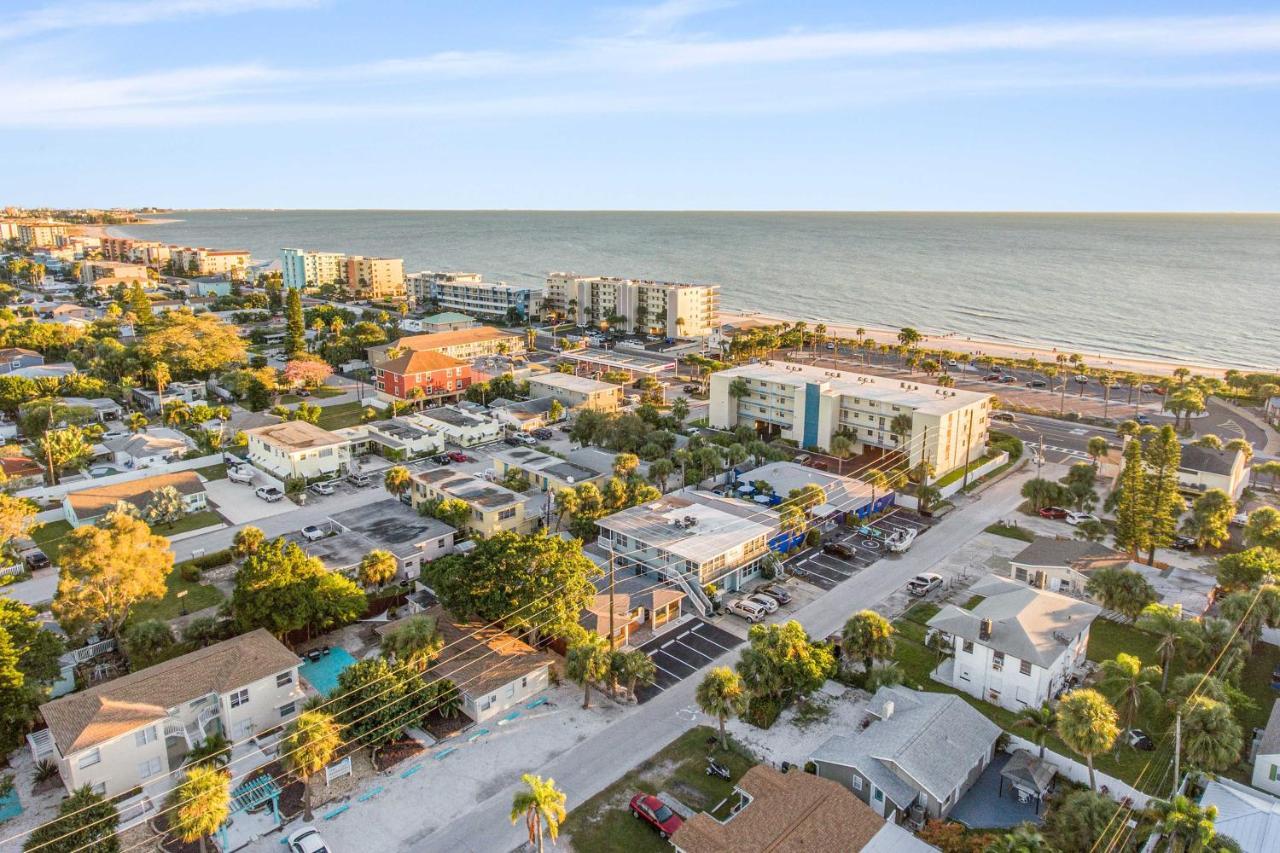 Well-Appointed Madeira Beach Condo With Patio! Сант Пит Бич Экстерьер фото
